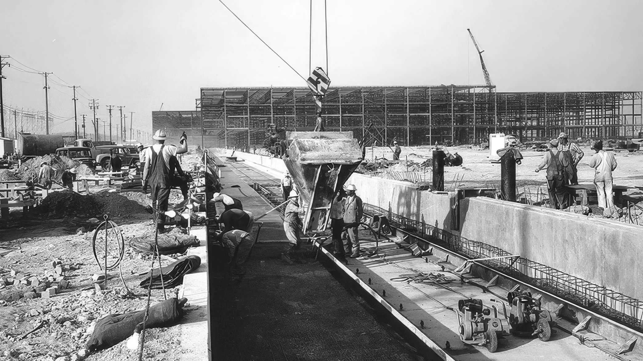 Black and white image of Portsmouth Gaseous Diffusion site under construction in the 1900s.